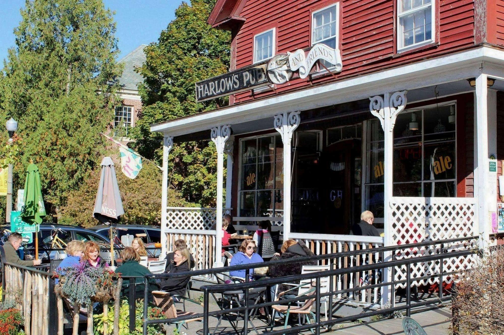 Riverhouse By Weekender Formerly Jack Daniels Inn Peterborough Exterior photo